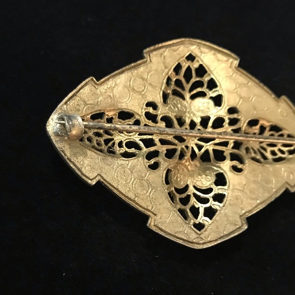 1890’s - 1900’s Ornate Victorian Era Gilt Brooch brass Large Old Clasp Detailed - Picture 5 of 8
